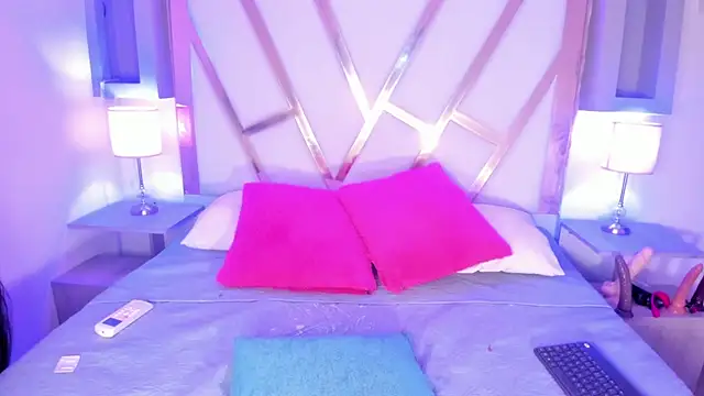 Snapshot of paulina_ruiz_777 chatting on 11.22.25 paulina ruiz 777 online show from 11.22.25