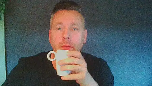 Snapshot of Woody_Longbong chatting on 10.21.25 Woody Longbong online show from 10.21.25