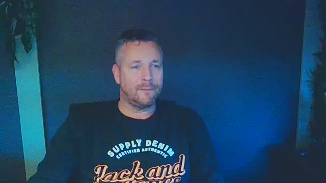 Snapshot of Woody_Longbong chatting on 11.09.25 Woody Longbong online show from 11.09.25