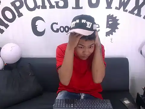 Snapshot of Yordi_Alpha chatting on 10.28.25 Yordi Alpha online show from 10.28.25