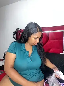 Snapshot of NataliaaMiller_ chatting on 10.28.25 NataliaaMiller online show from 10.28.25