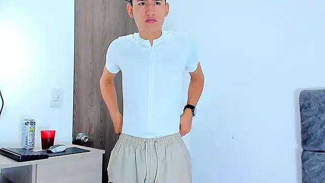 Nicolas Torres  online show from 11.14.25