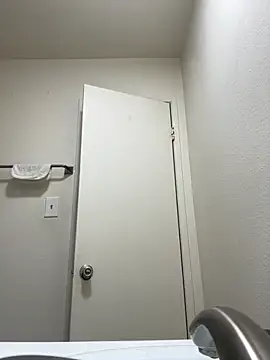 Mrmakeherwet Tez online show from 10.25.25