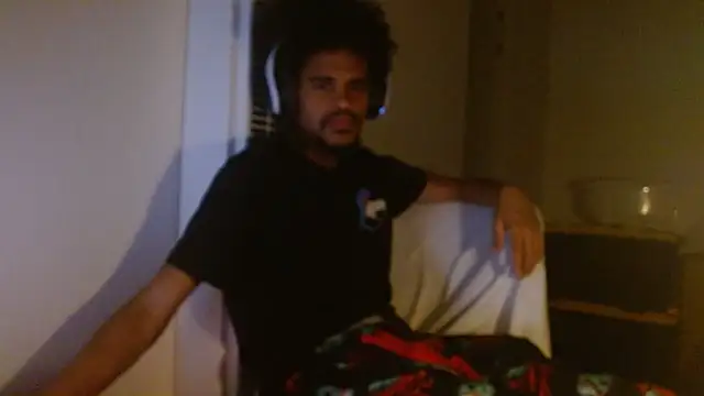 Mrmakeherwet Tez online show from 11.25.25