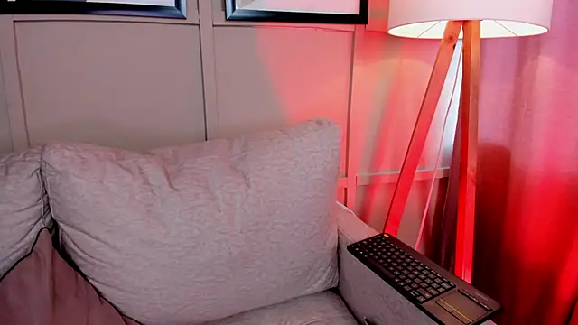 riley  reid online show from 12.17.25