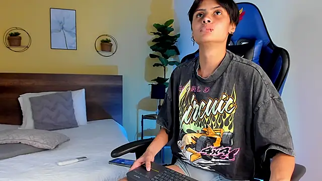 MartinnaGrecco online show from 11.10.25