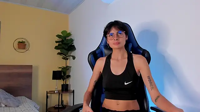 MartinnaGrecco online show from 11.17.25