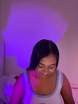 aly nicols online show from 10.30.25