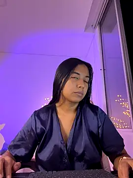 aly nicols online show from 11.08.25