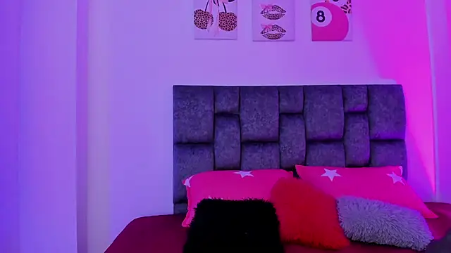 kittymonroe1 online show from 02.13.26