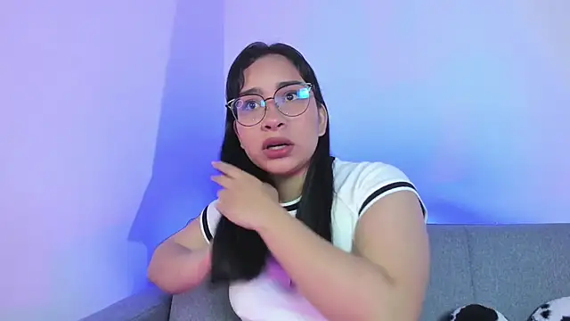 Snapshot of miah_storm chatting on 12.17.25 miah storm online show from 12.17.25