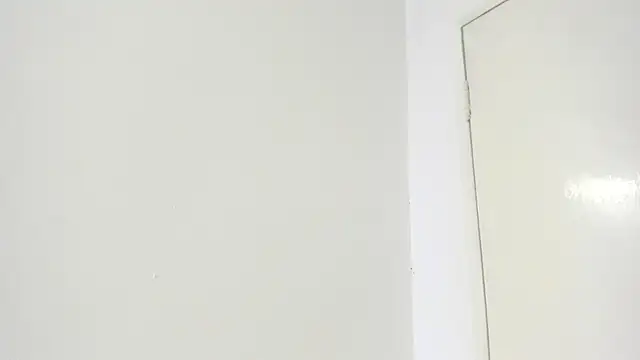 Snapshot of mirandaduboiss chatting on 12.19.25 mirandaduboiss online show from 12.19.25