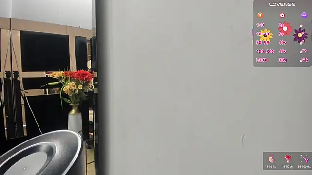 Snapshot of mirandaduboiss chatting on 02.27.26 mirandaduboiss online show from 02.27.26