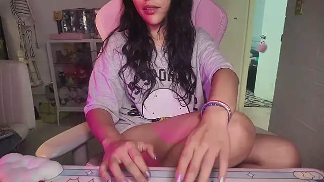 Snapshot of kaithra chatting on 05.10.26 kaithra online show from 05.10.26