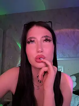 KailyBell online show from 11.15.25