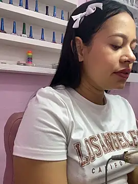 PaulaCruz01 online show from 10.25.25