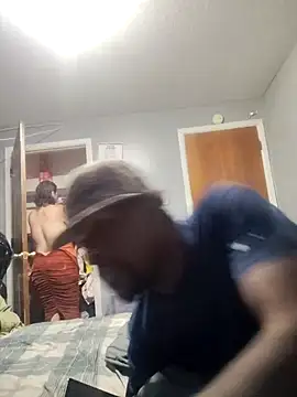 Snapshot of mrspowercouple93 chatting on 11.07.25 mrspowercouple93 online show from 11.07.25