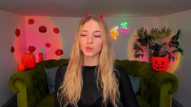 sassy cutie online show from 10.29.25