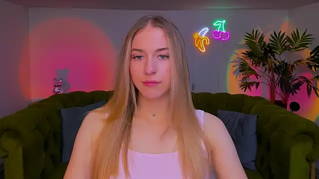 sassy cutie online show from 11.13.25