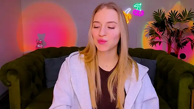 sassy cutie online show from 11.17.25