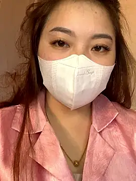 Snapshot of helo-kitty chatting on 01.13.26 helo-kitty online show from 01.13.26