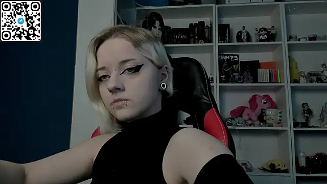 Holy Mistress S online show from 02.06.26