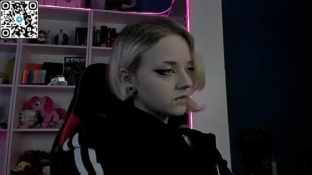 Holy Mistress S online show from 02.15.26