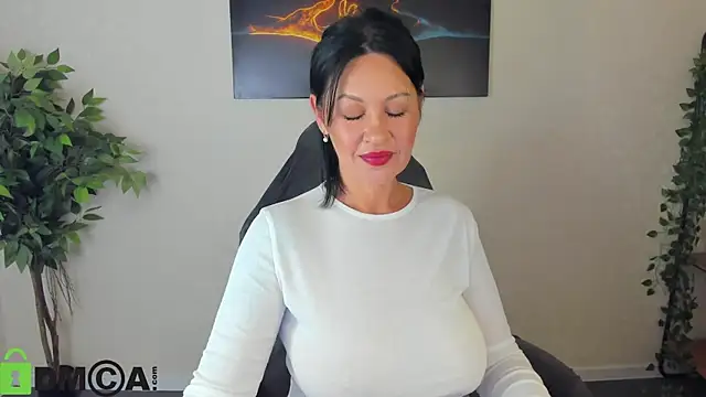 Snapshot of Sara_Devills chatting on 06.26.26 Sara Devills online show from 06.26.26