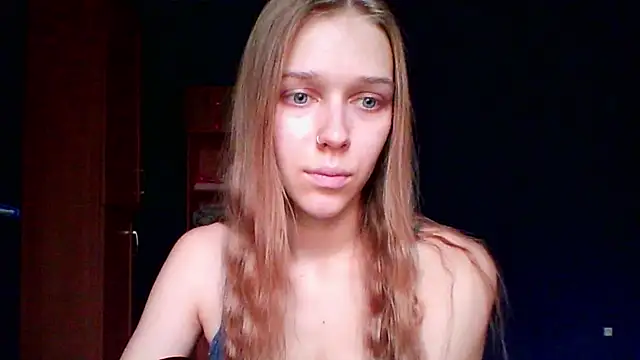 Snapshot of mari_martin chatting on 11.10.25 mari martin online show from 11.10.25