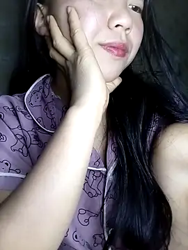 Quynhsumon online show from 01.17.26