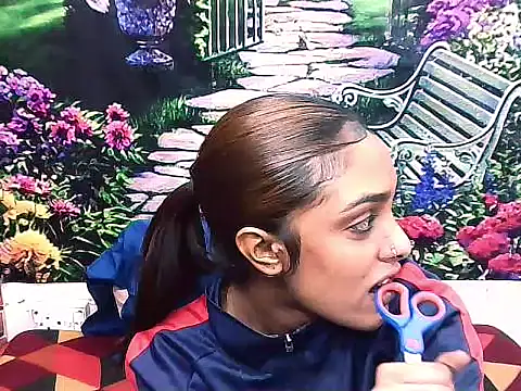 Snapshot of IndianPretty1 chatting on 11.07.25 IndianPretty1 online show from 11.07.25