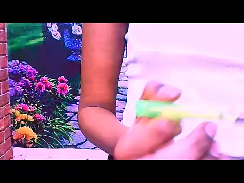 Snapshot of IndianPretty1 chatting on 11.12.25 IndianPretty1 online show from 11.12.25