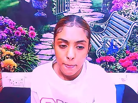 Snapshot of IndianPretty1 chatting on 11.16.25 IndianPretty1 online show from 11.16.25