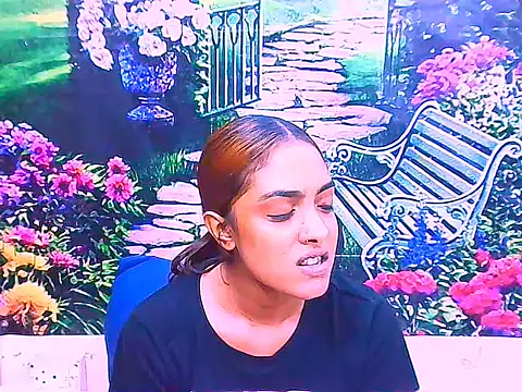 Snapshot of IndianPretty1 chatting on 11.17.25 IndianPretty1 online show from 11.17.25