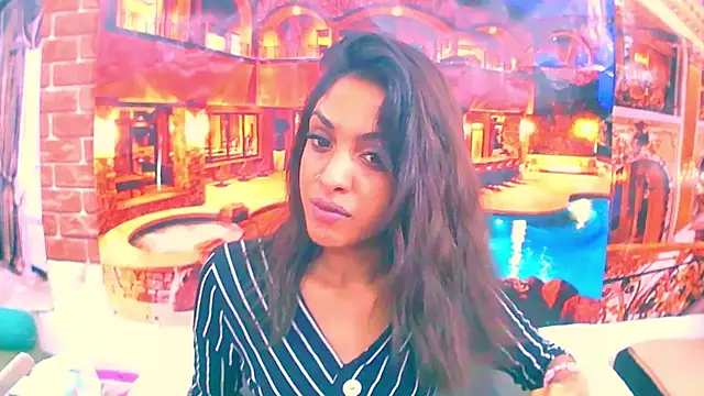 Snapshot of IndianPretty1 chatting on 11.22.25 IndianPretty1 online show from 11.22.25