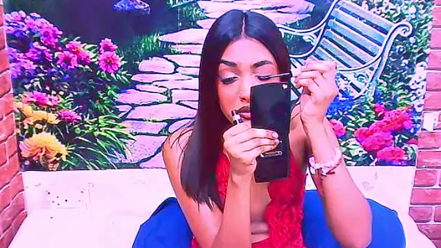 Snapshot of IndianPretty1 chatting on 11.23.25 IndianPretty1 online show from 11.23.25