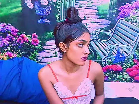 Snapshot of IndianPretty1 chatting on 12.14.25 IndianPretty1 online show from 12.14.25