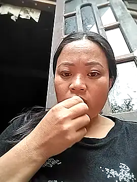 Nadia-a online show from 10.22.25