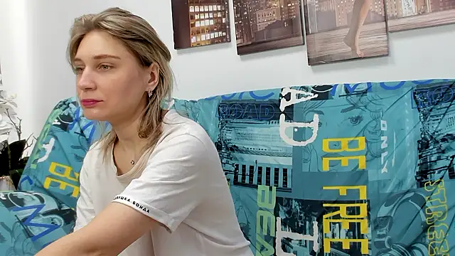 Snapshot of Tenderly_Sophie chatting on 02.28.26 Tenderly Sophie online show from 02.28.26