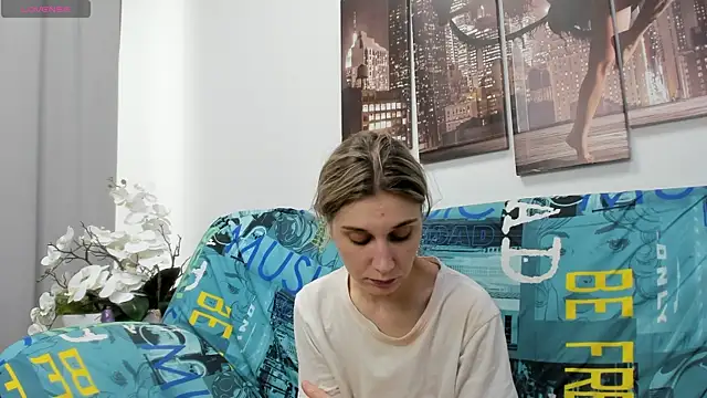 Snapshot of Tenderly_Sophie chatting on 04.24.26 Tenderly Sophie online show from 04.24.26