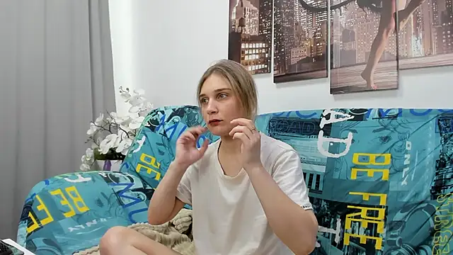 Snapshot of Tenderly_Sophie chatting on 05.27.26 Tenderly Sophie online show from 05.27.26