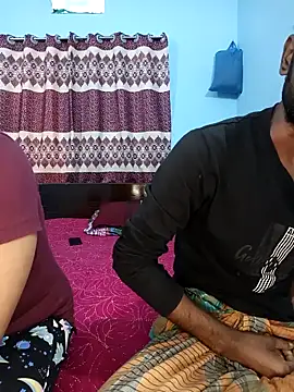 Snapshot of CoupleShow_432 chatting on 01.18.26 CoupleShow 432 online show from 01.18.26