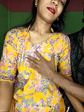 Snapshot of CoupleShow_432 chatting on 02.15.26 CoupleShow 432 online show from 02.15.26