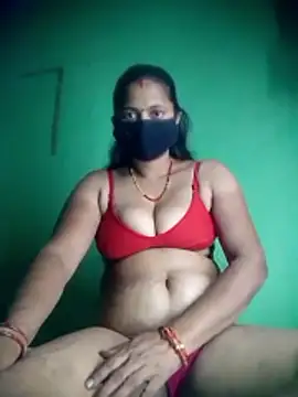 Snapshot of QRESABABY chatting on 10.27.25 QRESABABY online show from 10.27.25