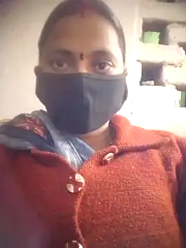 Snapshot of QRESABABY chatting on 10.30.25 QRESABABY online show from 10.30.25