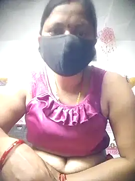 Snapshot of QRESABABY chatting on 11.04.25 QRESABABY online show from 11.04.25