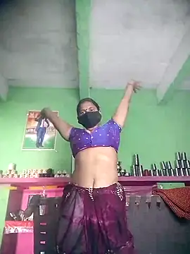 Snapshot of QRESABABY chatting on 11.13.25 QRESABABY online show from 11.13.25