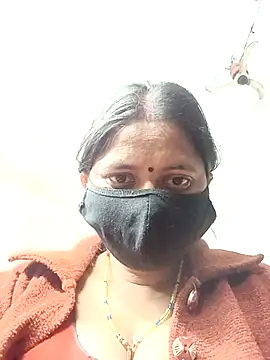 Snapshot of QRESABABY chatting on 11.16.25 QRESABABY online show from 11.16.25