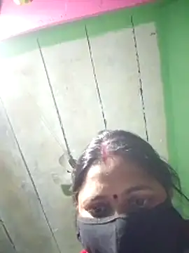 Snapshot of QRESABABY chatting on 11.25.25 QRESABABY online show from 11.25.25