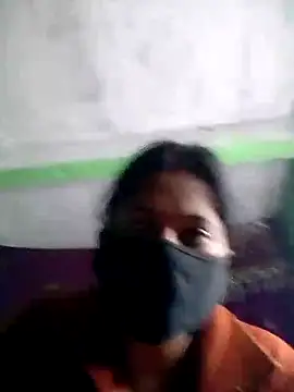 Snapshot of QRESABABY chatting on 11.28.25 QRESABABY online show from 11.28.25